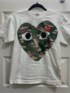 Comme des Garçons CDG PLAY Camo Heart Tee Short Sleeve sz Small